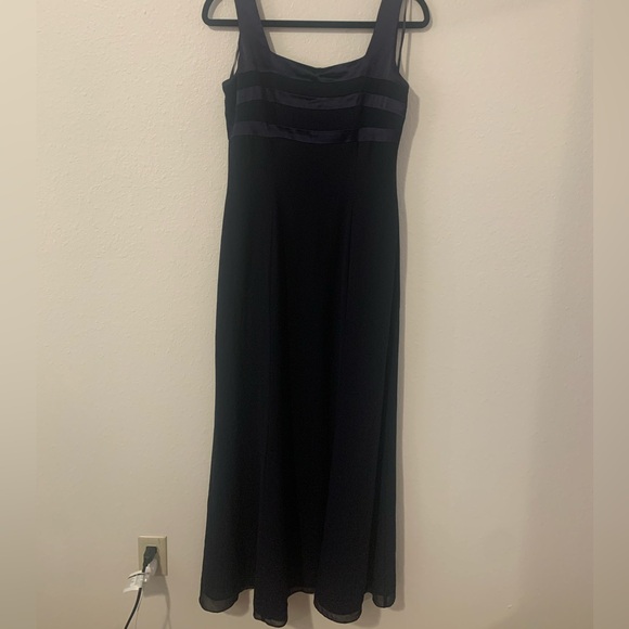 Jones New York Deep Purple Evening Gown - Picture 1 of 4